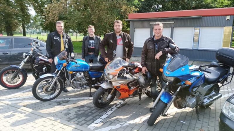 https://www.mirekzborovsky.cz/wp-content/uploads/2021/08/Mirek-motorka3.jpg