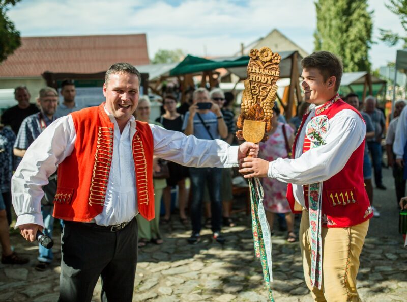 https://www.mirekzborovsky.cz/wp-content/uploads/2021/08/slavnosti_hody_0015.jpg